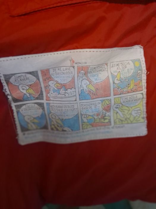 Geacă Moncler roșie