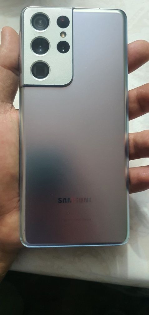 Samsung s 21 ultra arqasi burcegida yoriq cizig'i bor