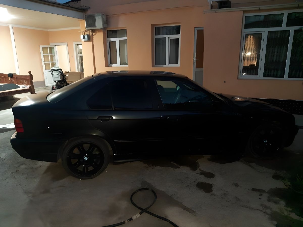 BMW E36 318i sotiladi