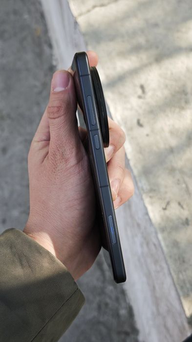 Vivo X200 Ultra 12/256 sotiladi