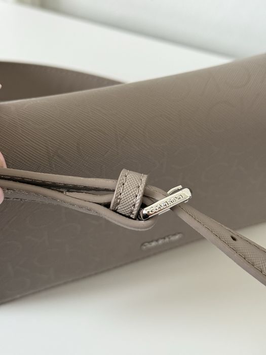 Дамска crossbody чанта Calvin Klein