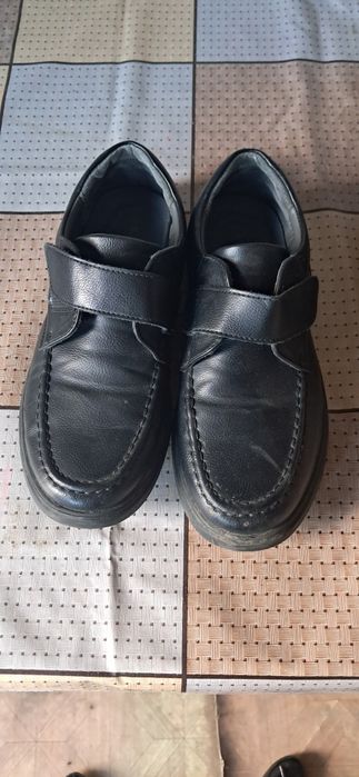 Продам туфли на мальчика