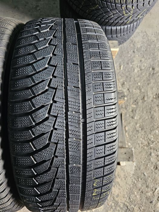 2 anvelope iarna 225 45 18 Hankook