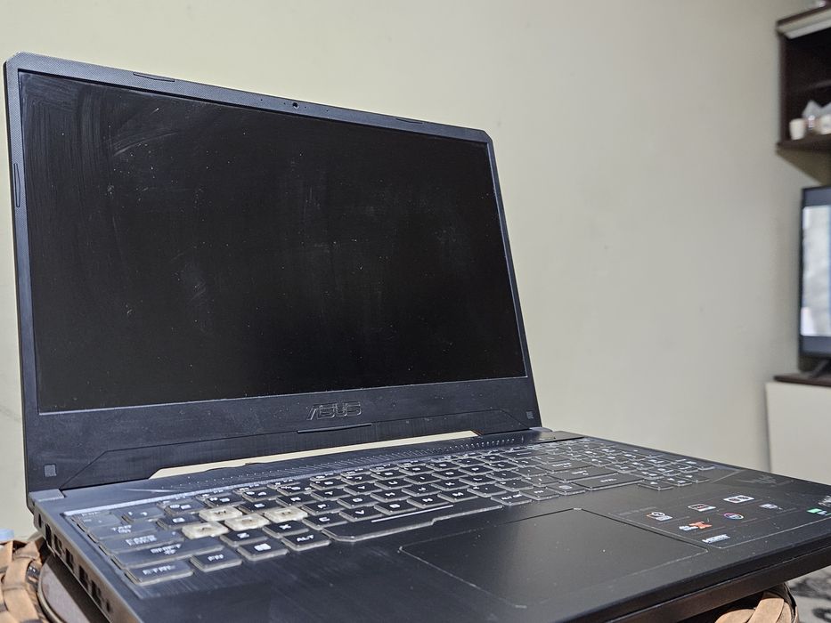 Vând Laptop Asus Tuf