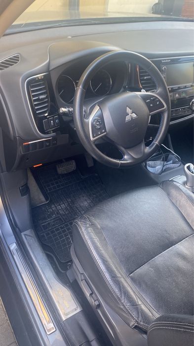 Mitsubishi outlander phev