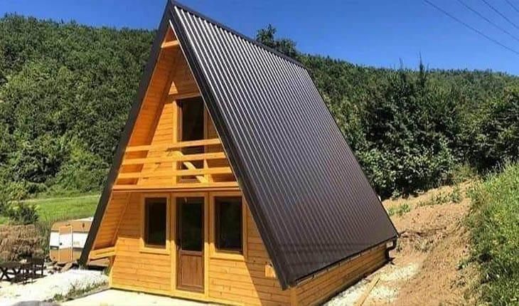 Case și cabane din lemn