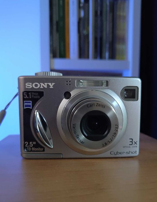 Sony Cyber-shot DSC-W5