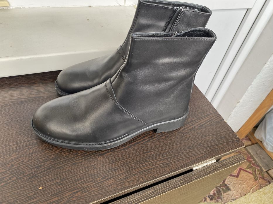 Продам зимние ботинки