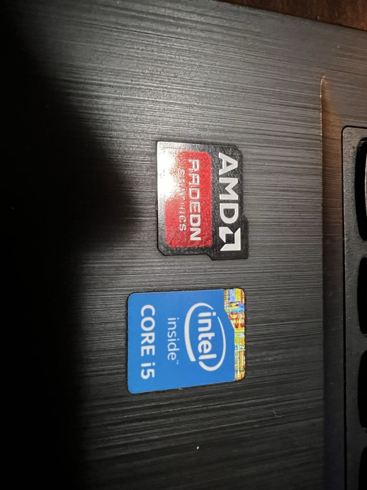 Лаптоп леново lenovo за ремонт на дисплея.