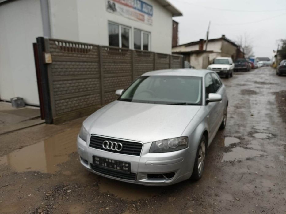 Capota fata /Trager/Aripa /Aripa stanga/Armatura bara Audi A3 8P