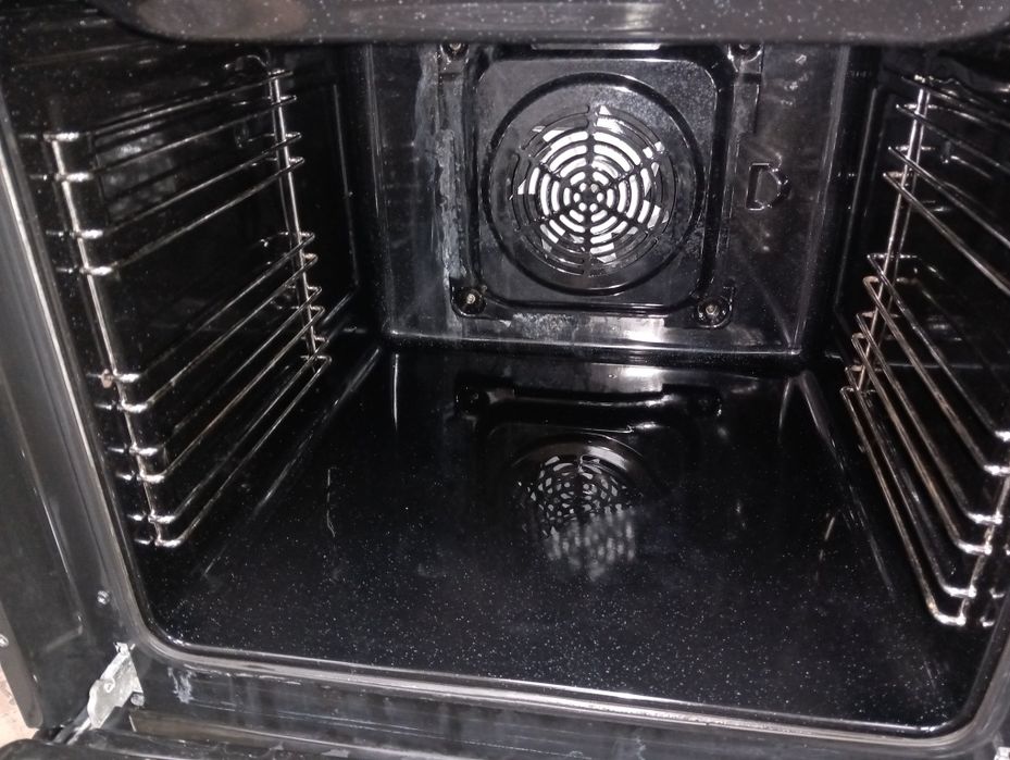 Свободно стояща печка с керамичен плот Gram 2 години гаранция!