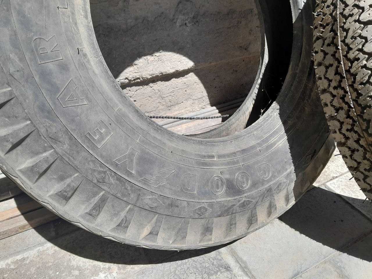 Продаю покрышки новая и б/у R16С