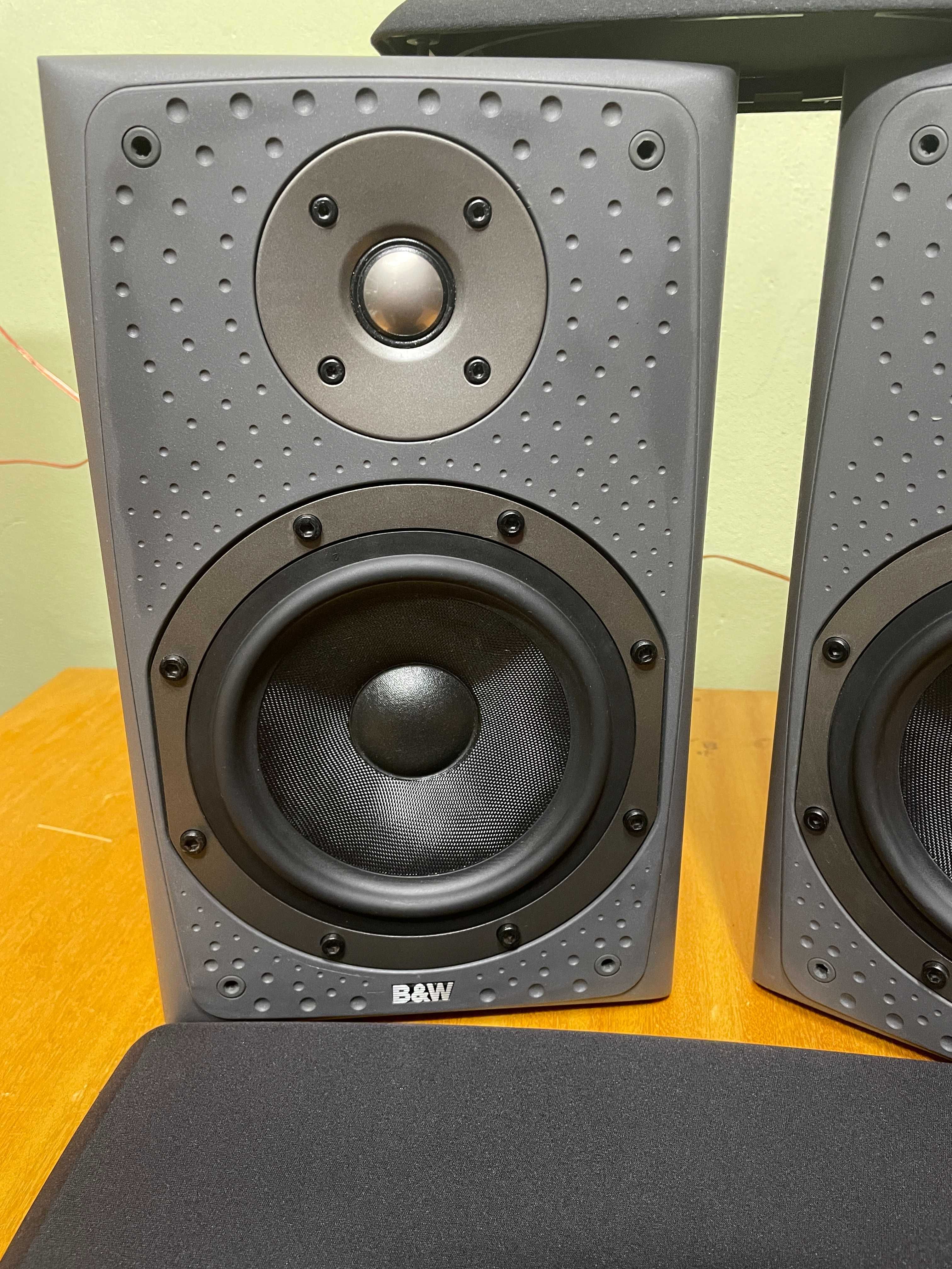 Bowers and Wilkins B&W DM303 букшелф тонколони английски