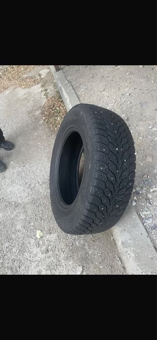 Продам резину зимнюю (новая) 270/15/R16.Цена дармовая