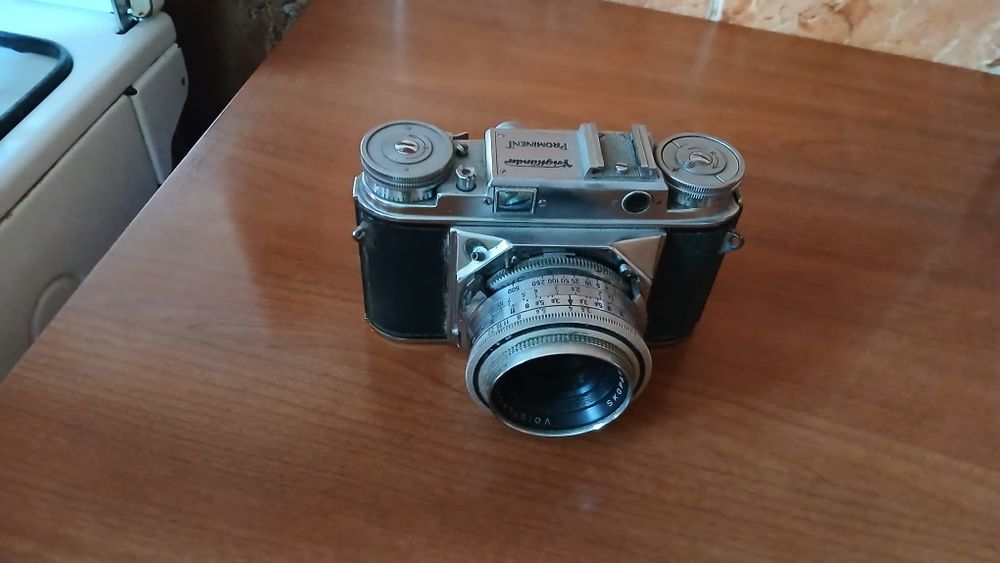 Vând aparate foto vechi