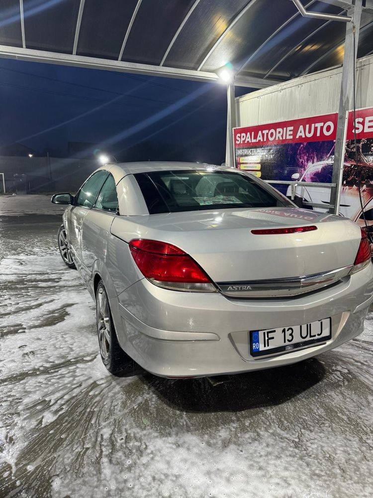 Vand Opel Astra TWINTOP decapotabil.