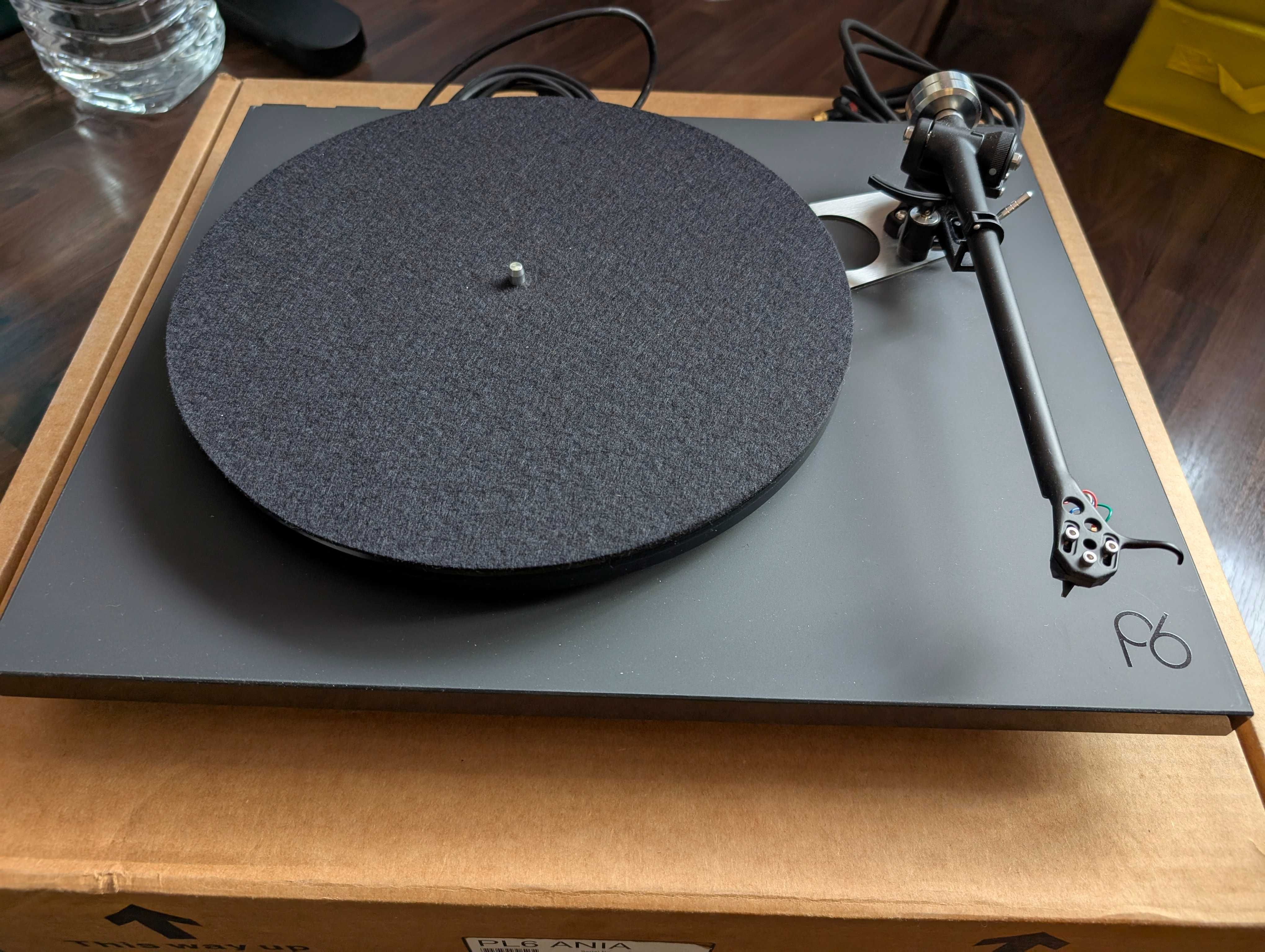 Грамофон Rega Planar 6