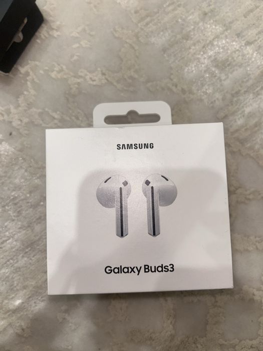 Galaxy Buds3 новые, есть гарантия торг имеется