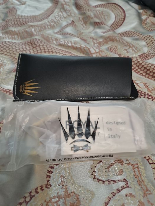 Очки  солнцезащитные