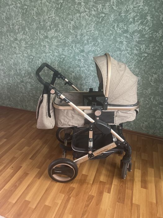 Коляска почти новая