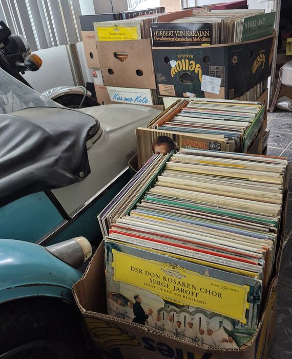 Lot Discuri Vinil colectie 7500 in stare buna cu muzica clasică 

- To