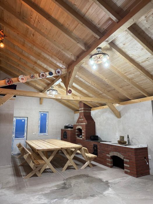 Inchiriez casa de Revelion