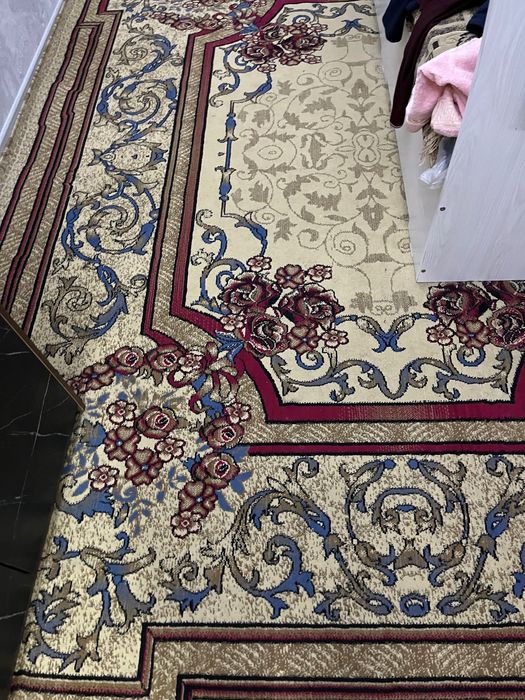 Ковёр для зала продается