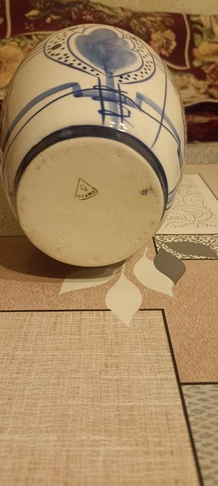 Продаю сосуд для воды, молока, сока Гжель