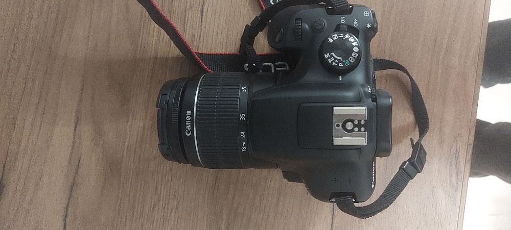 Aparat foto DSLR Canon EOS 1300D BK,18.0 MP + Accesorii