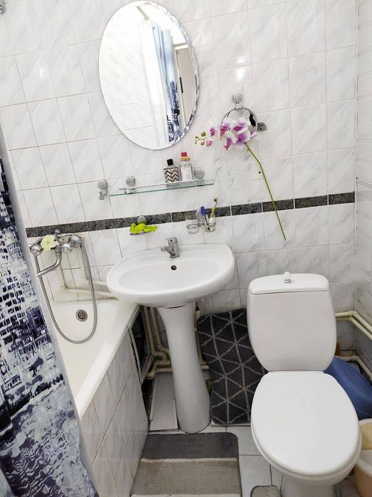 Продаю 2/1/4 Буюк ипак йули метро