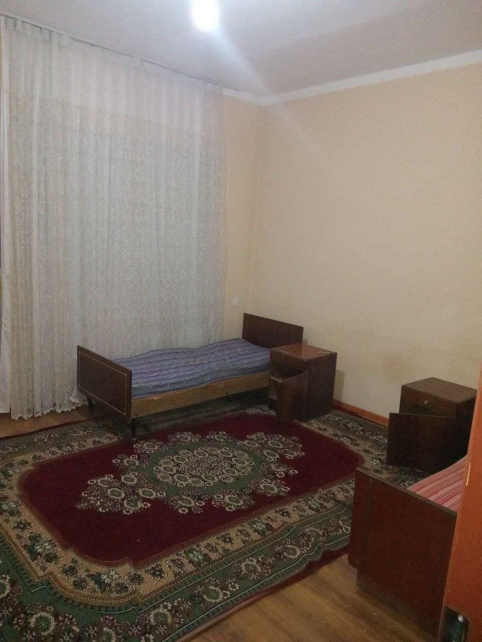 Продаётся 3 комнатная квартира 92кв 1 этаж + подвал 48