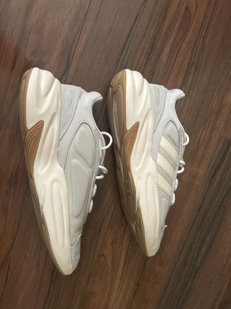 Adidas Ozelle size 44