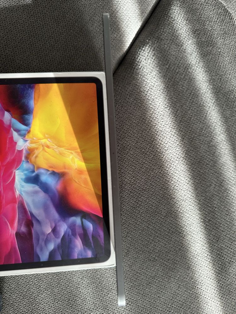 Apple Ipad 2nd gen 256gb Wifi + клавиатура и apple pen