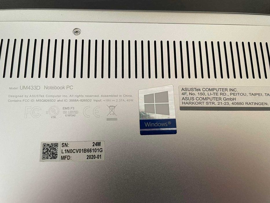 14 IPS Asus ZenBook UM433 Ryzen 7 3700U Radeon Vega 10 8GB RAM 1TB SSD