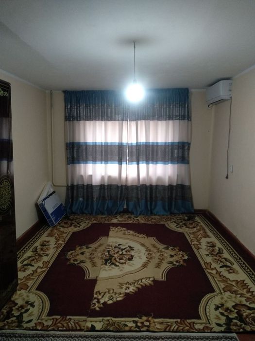 Продаю сваю 1 комнатную квартиру ремонт средний можно жить