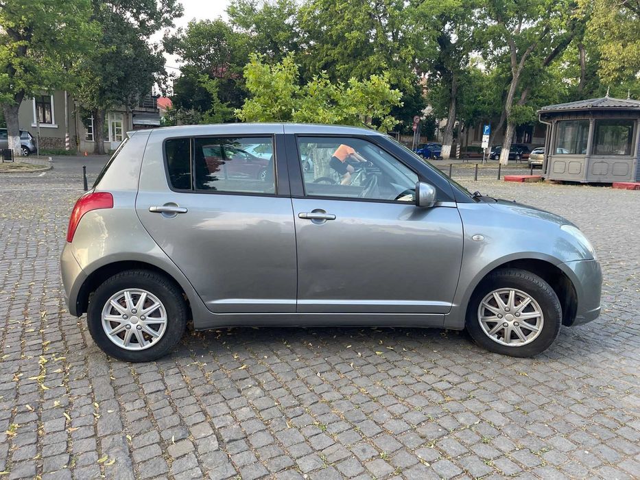 Vând Suzuki Swift
