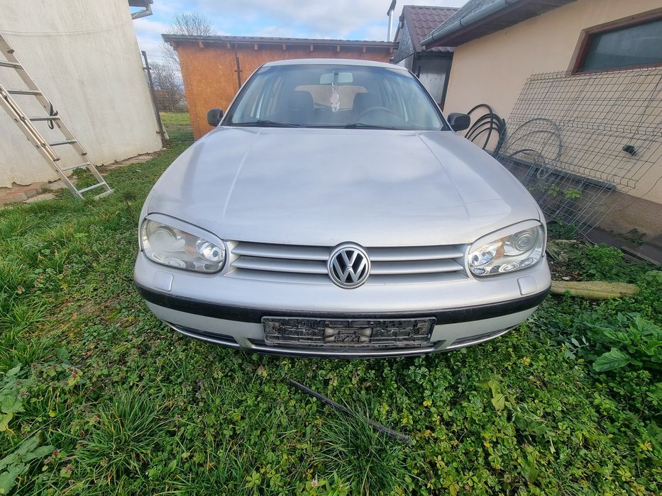 Golf 4 functional pentru piese