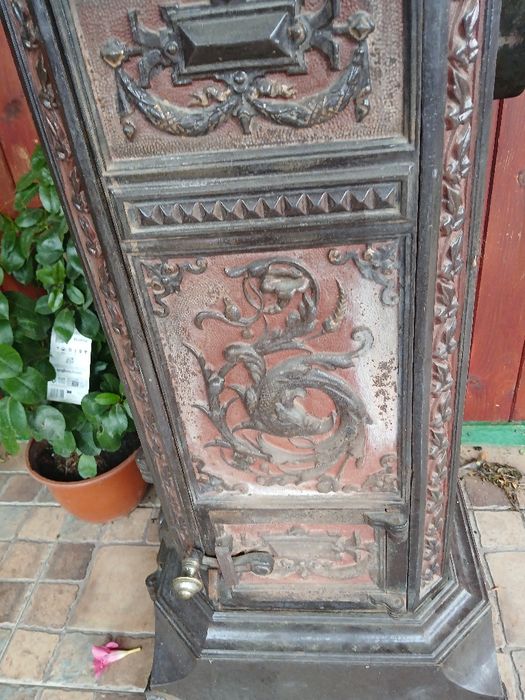 Godin fonta adus din Franta