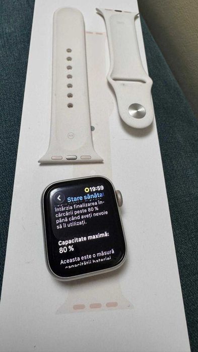 Apple Watch SE 2 (2022), GPS, Carcasa Starlight Aluminium 40mm