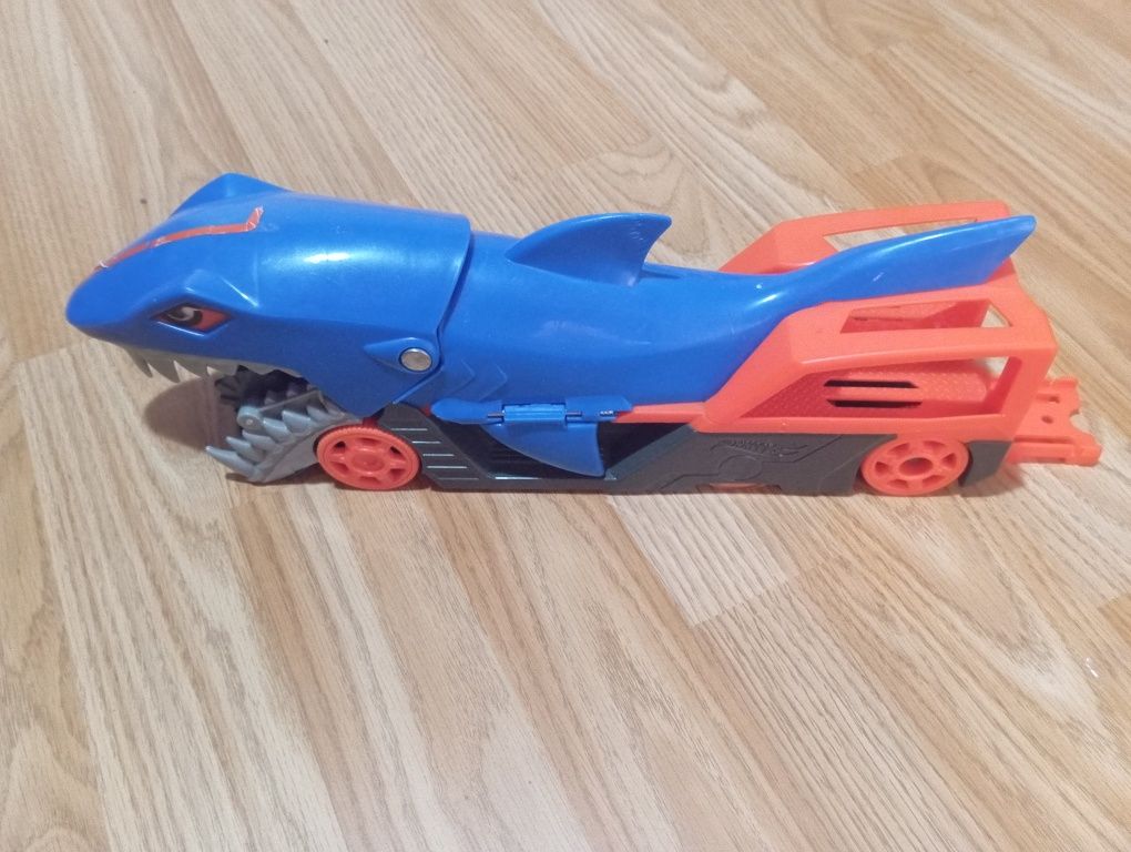 Hot Wheels - Shark Chomp Transporter