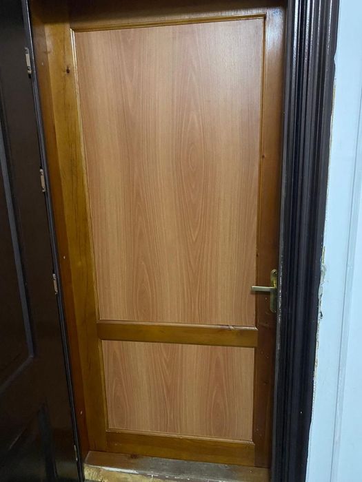 Деревянная дверь в хорошем состоянии