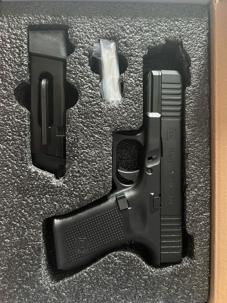 Самозащита и еърсофт пистолет GLOCK 19 GEN 5