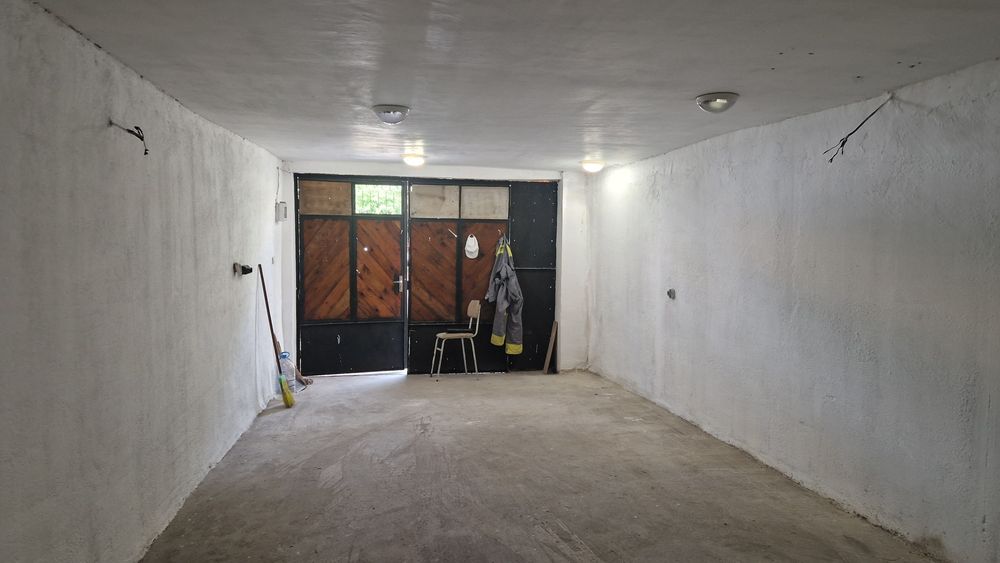 Гараж в кв.струмско ул.Броди