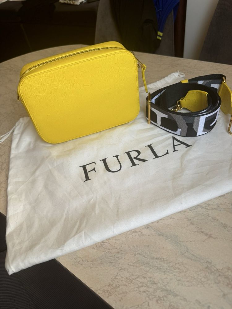 Нова жълта чанта Furla