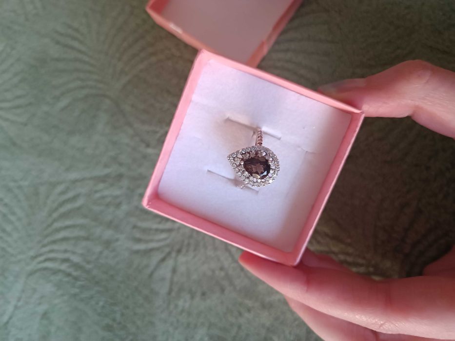 Сребърен пръстен с камък