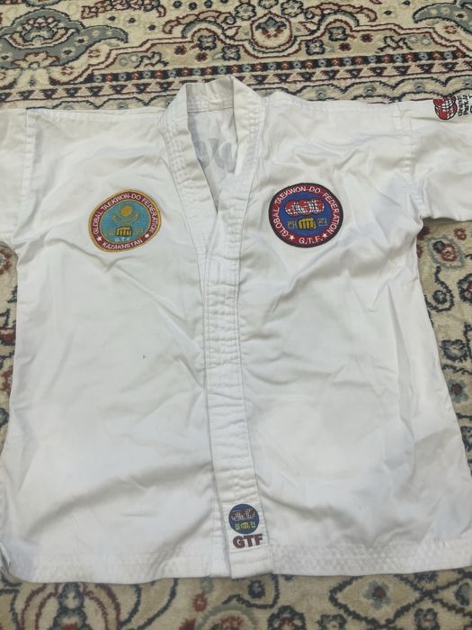 Продам кимоно для таэквондо