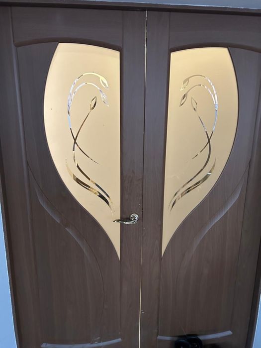 Продается двери.