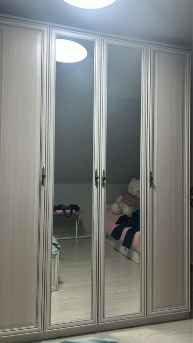 Спальный гарнитур кровать, шкаф большой, комод