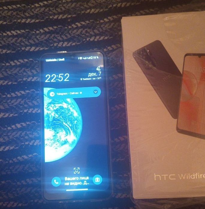 Продаю htc новый 4+4/64