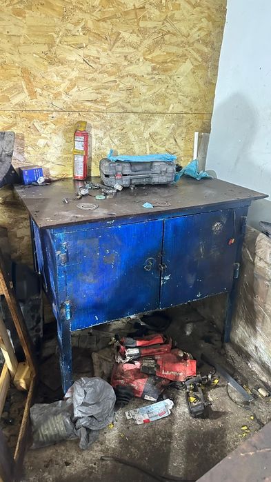 Продам сейф стол металический